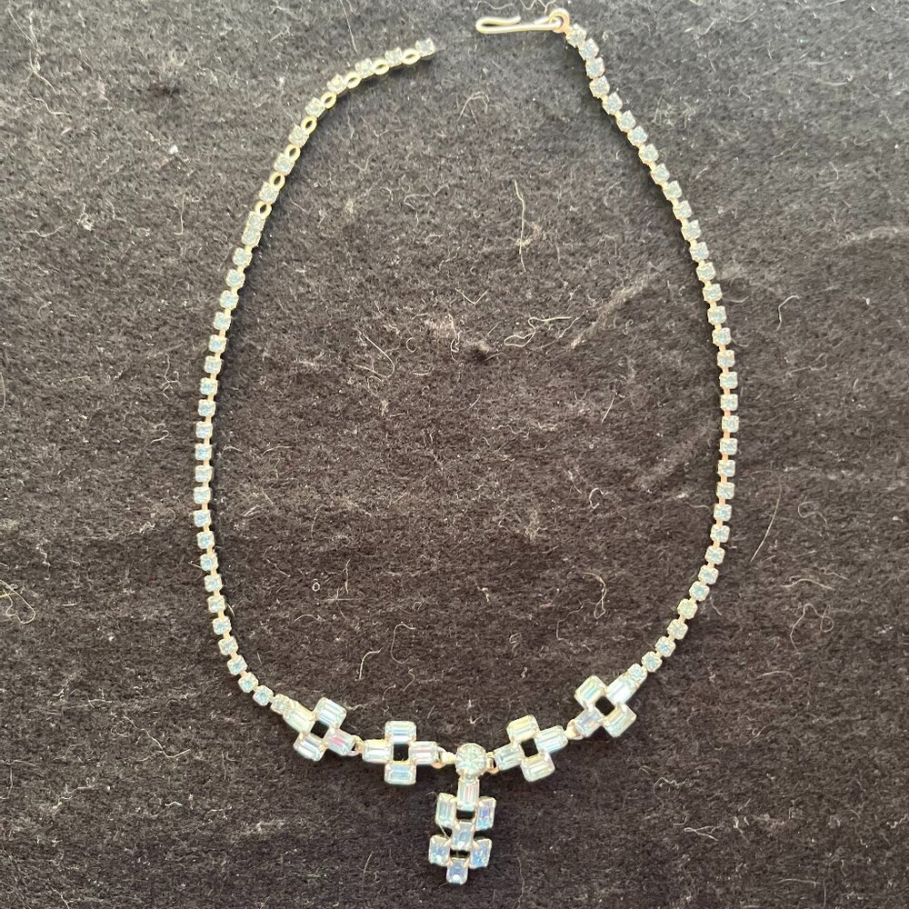 Distinctive Vintage Choker-Style Necklace w/Powder Blue Faceted ‘Crystals’